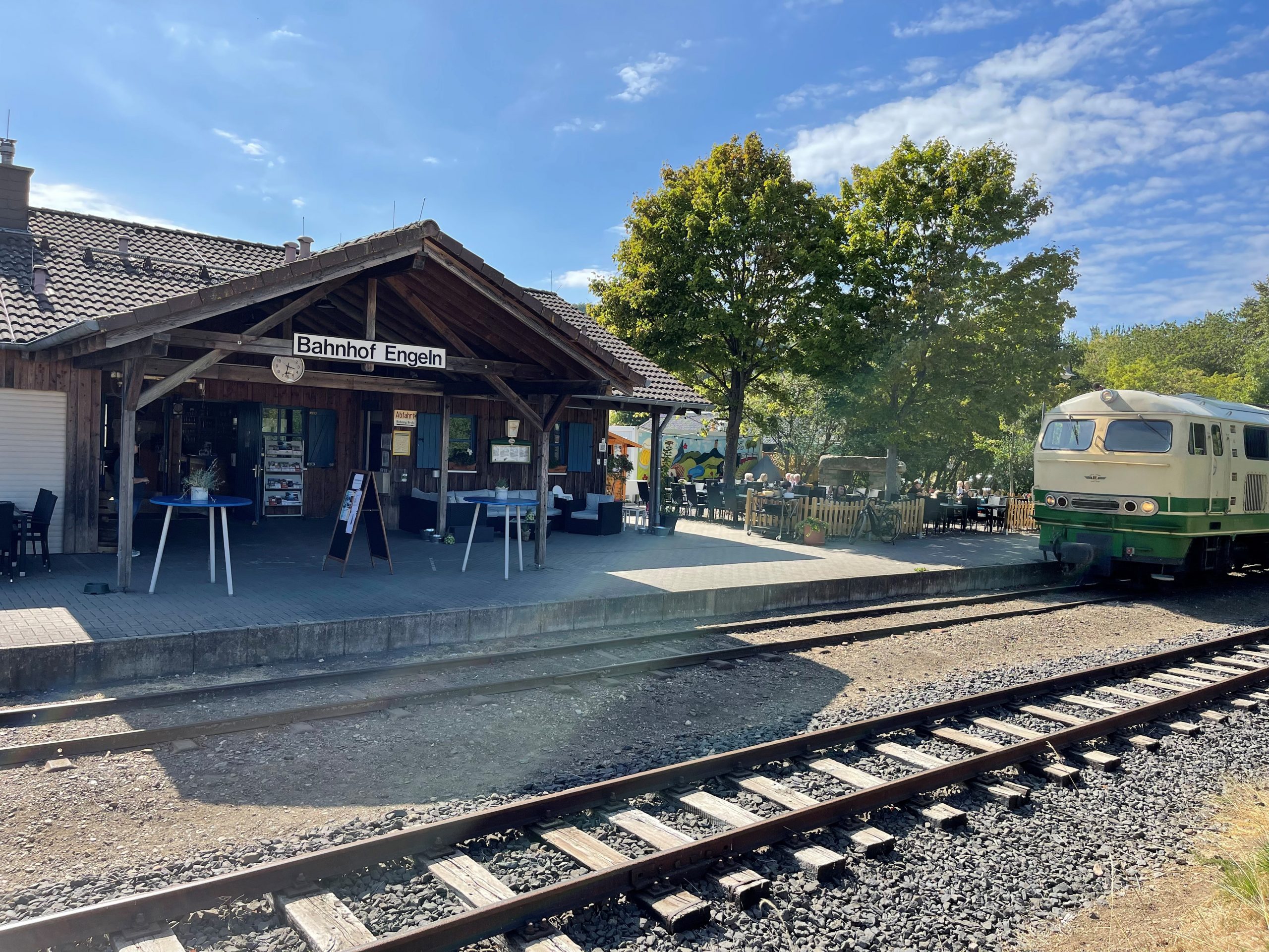 Vulkanstube im Bahnhof Engeln