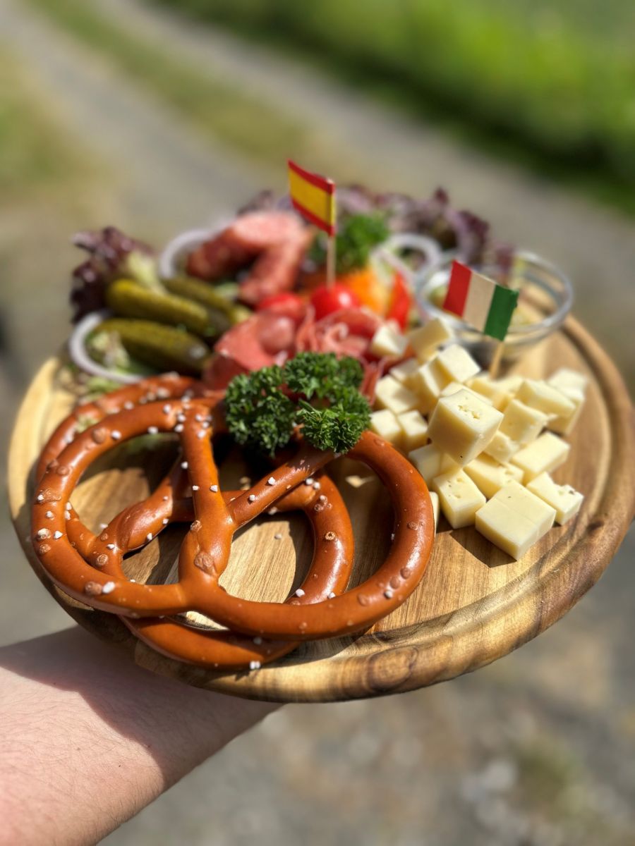 Bahnhof Engeln Bierterasse